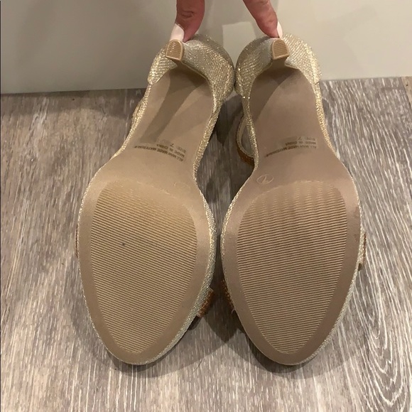 LolaShoetique Rose Gold size 7. Brand New! - Picture 3 of 6